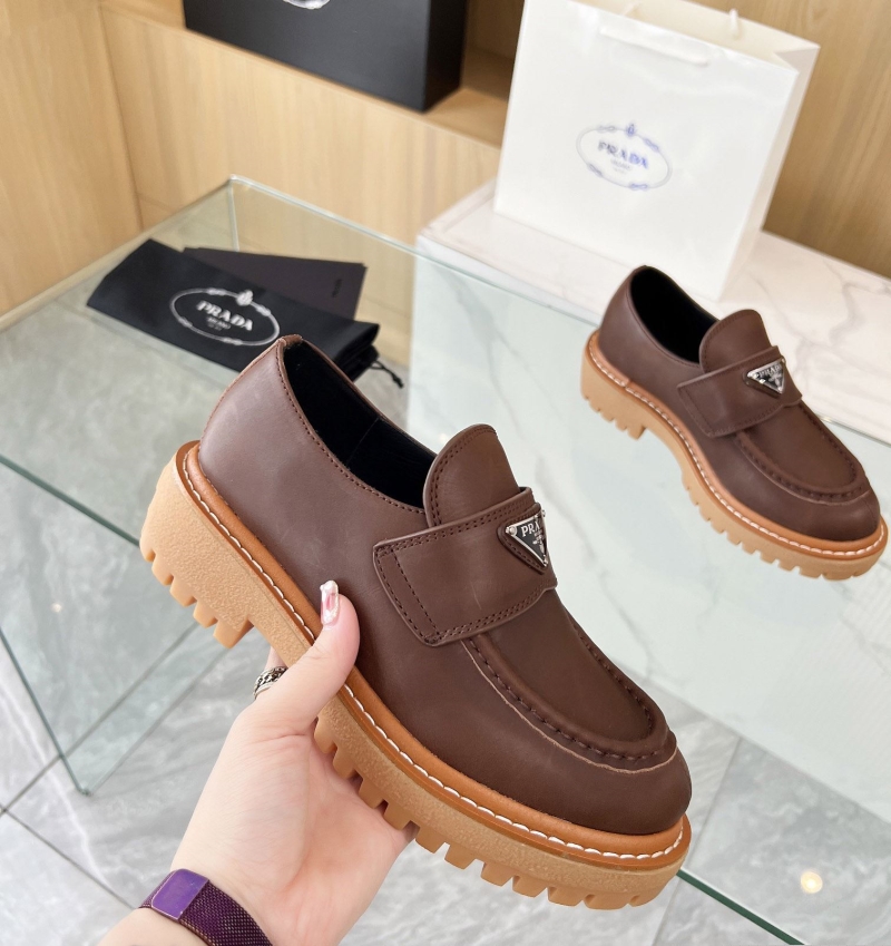 Pra*a leather shoes